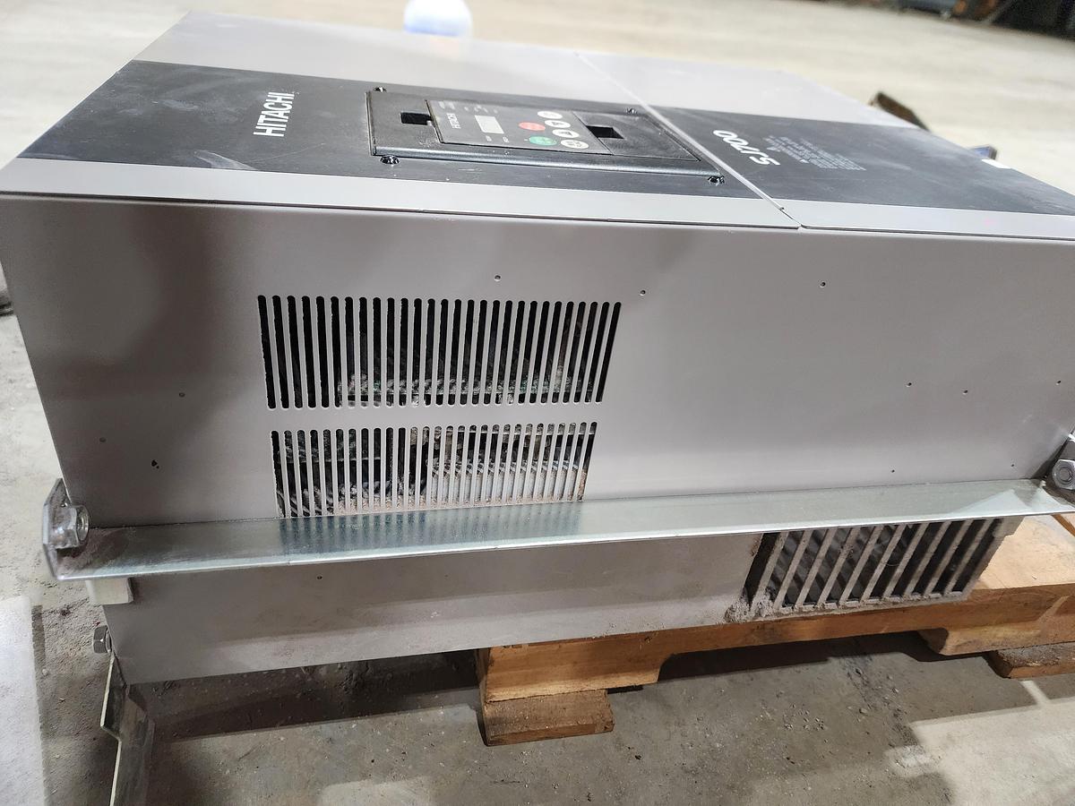 Used Hitachi Model: SJ700-370LFF2 SJ700 Inverter / 37 kw 50 HP