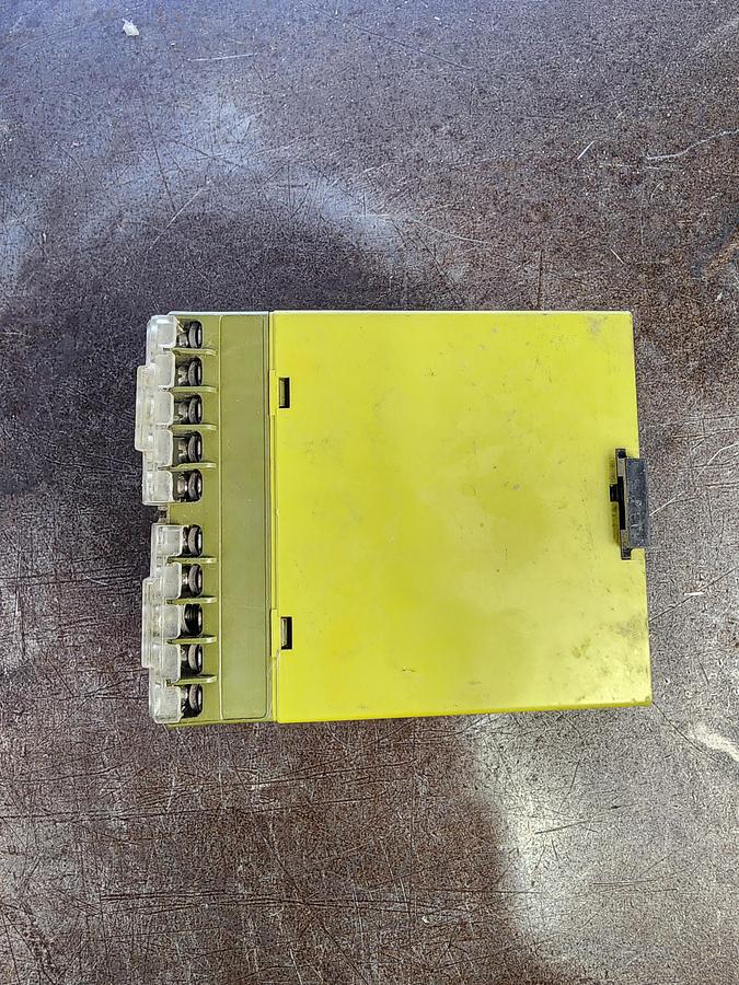 Used Pilz PNOZ 474695 Safety Relay