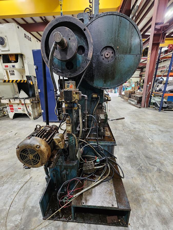 Used WATERBURY FARREL MODEL 15-8 EYELET & TRANSFER PRESS