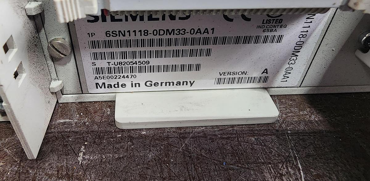 Used Siemens 6SN1118-0DM33-0AA1 Simodrive LT- Module INT. 2X15A / 6SN1123-1AB00-0AA1