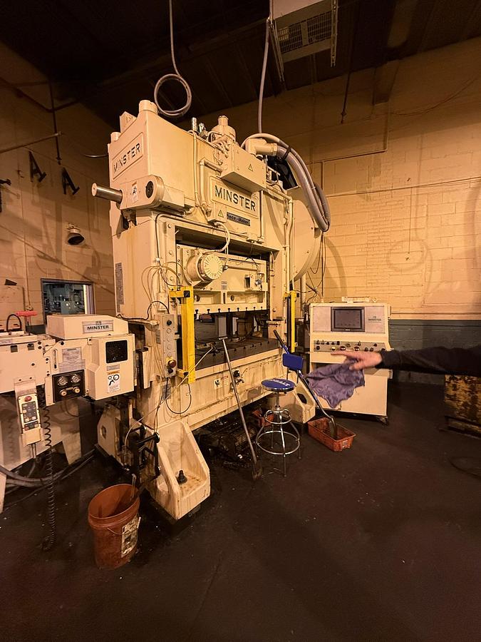 Used 100 TON MINSTER MODEL P2-100-60-31 STRAIGHT SIDE PRESS