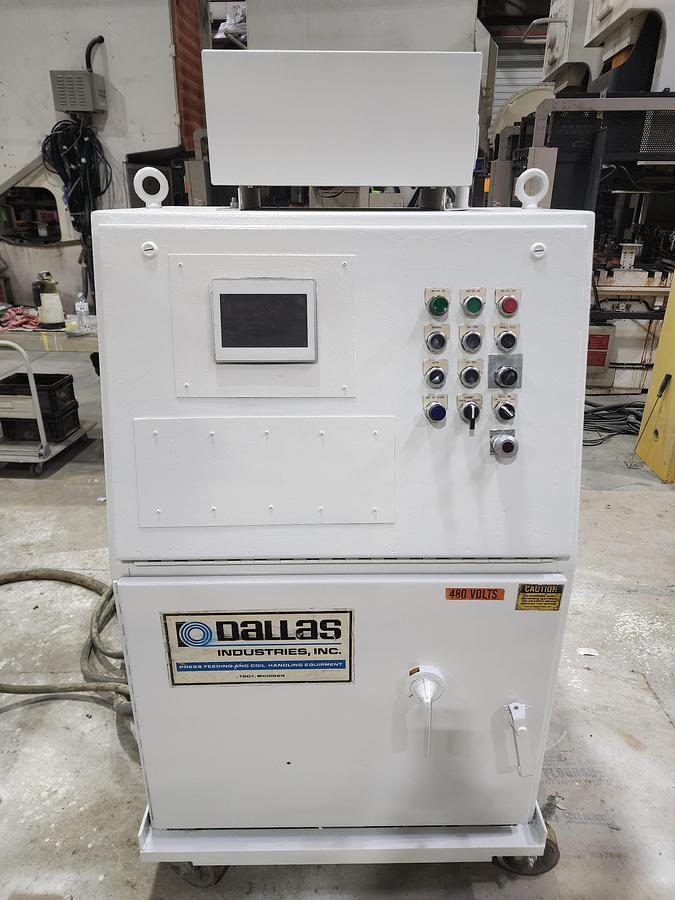 Used 18" DALLAS SERVO CABINET STYLE FEEDER