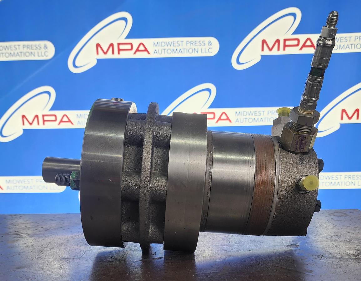 White 610540B7520ZAAAAS / 610540B7520AAAAA Hydraulic Motor with Brake *Installed and Tested - Never used in Service