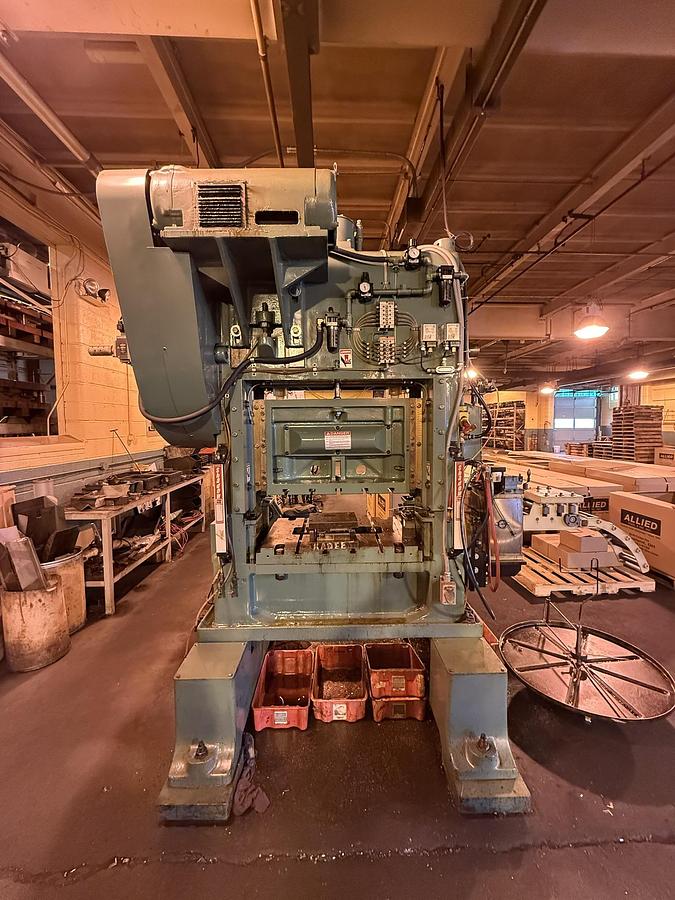 Used 60 TON MINSTER MODEL P2-60-36-25 STRAIGHT SIDE PRESS