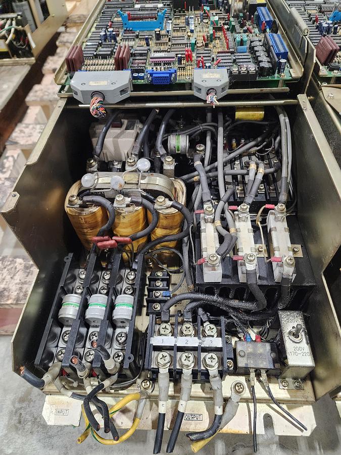 Used Fanuc A06B-6044-H011 A20B-0009-0534 AC Spindle Servo Unit