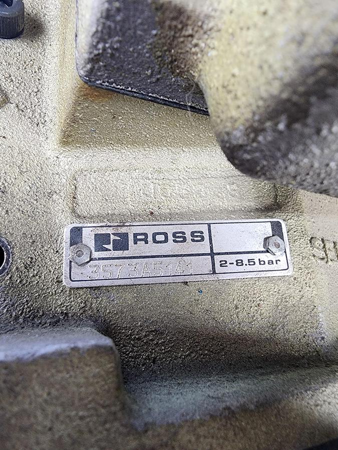 Used Ross Controls 3573A5141 2-8.5 Bar Valve
