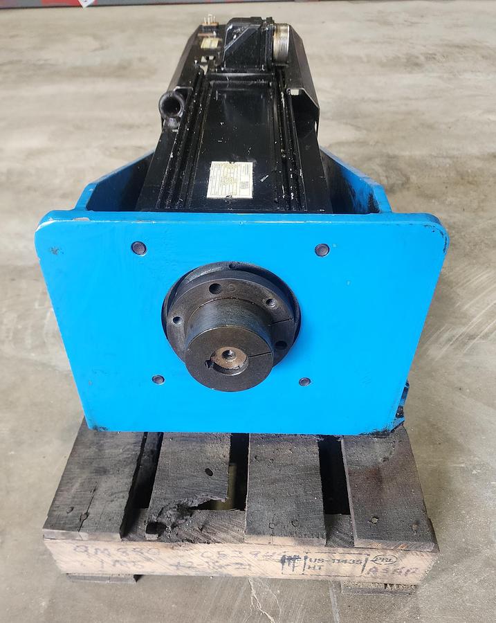 Used Indramat 112D-2-FD-4-C/130-B-1/DI5201V/S005 Servo Motor
