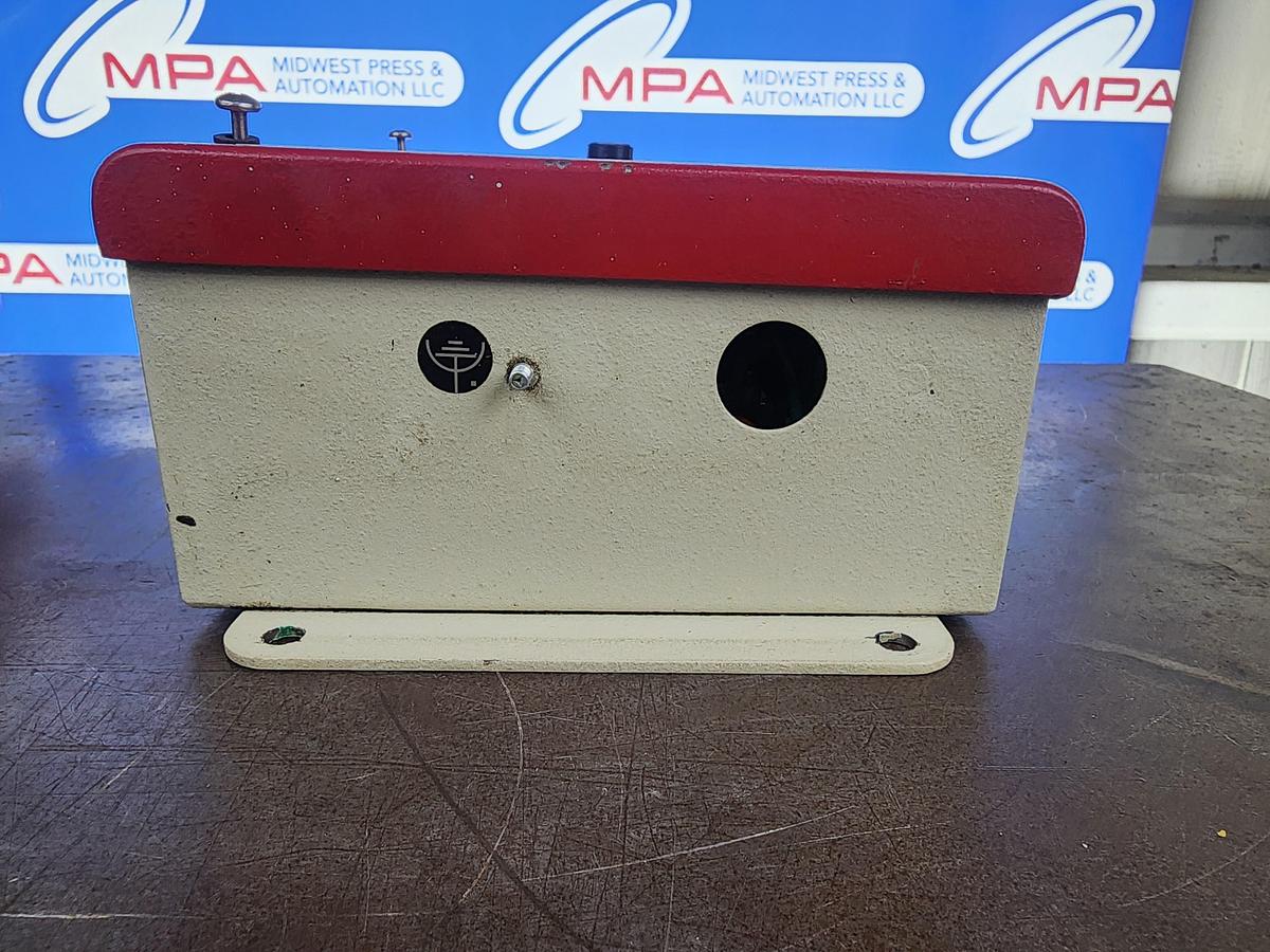 Used Wintriss 9674201 D43145 Shadow VI light Curtain Control