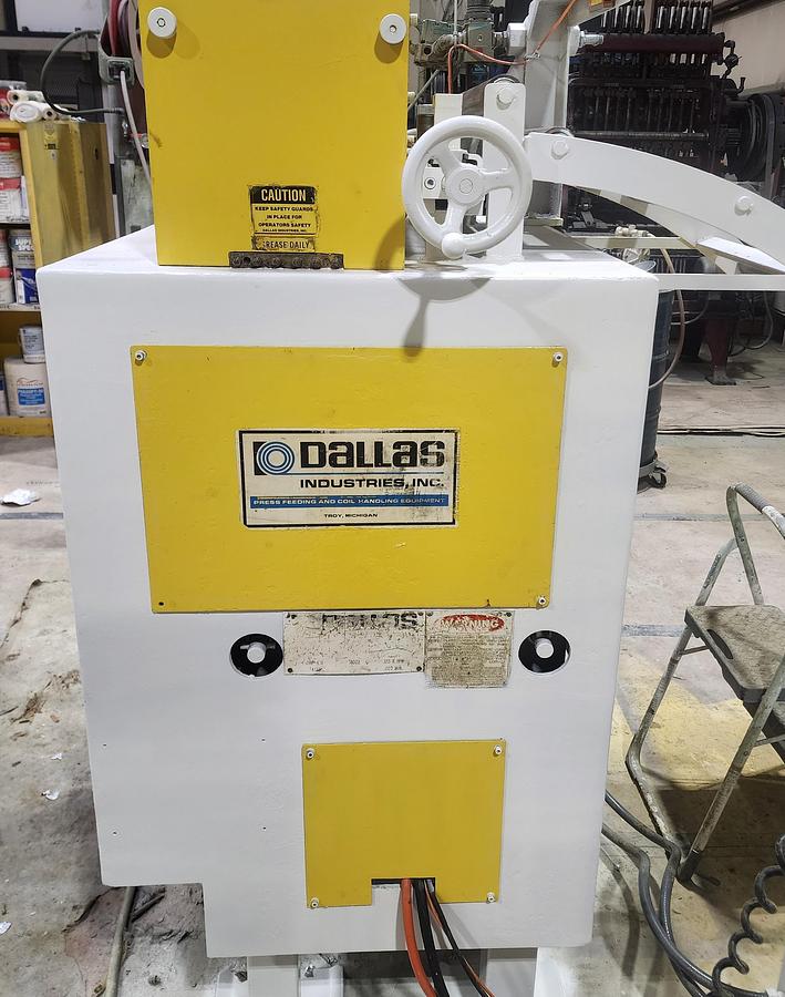 Used 18" DALLAS SERVO CABINET STYLE FEEDER