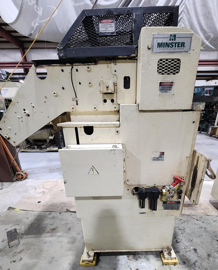 Used 20" WIDE MINSTER FEED LINE