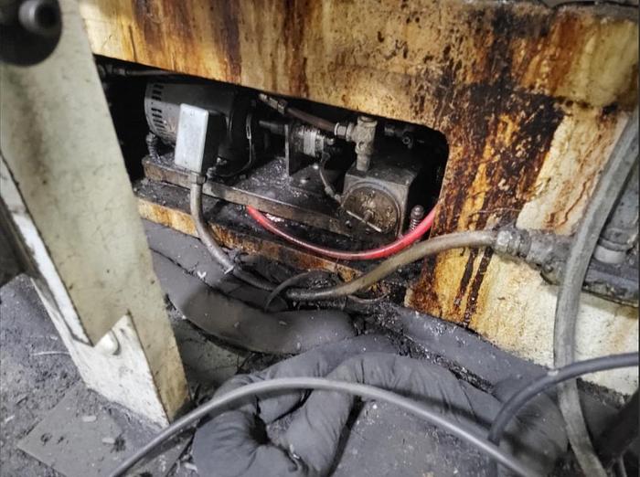 Used 1,000 TON MINSTER E2-1000-144 X 60 STRAIGHT SIDE PRESS