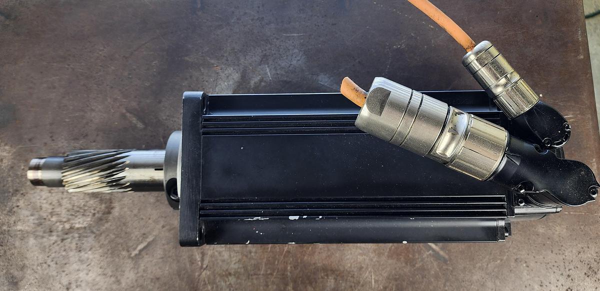 Used Indramat MSK071D-0450-NN-M1-UP1-NNNN Servo Motor