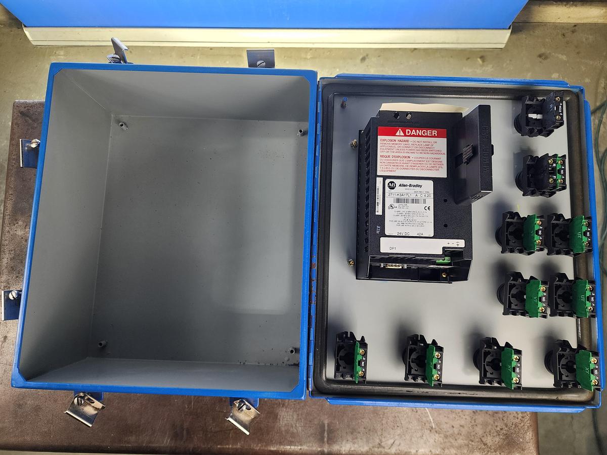 -Brand New- Allen-Bradley 2711-K3A17L1 PanelView 300 / Control