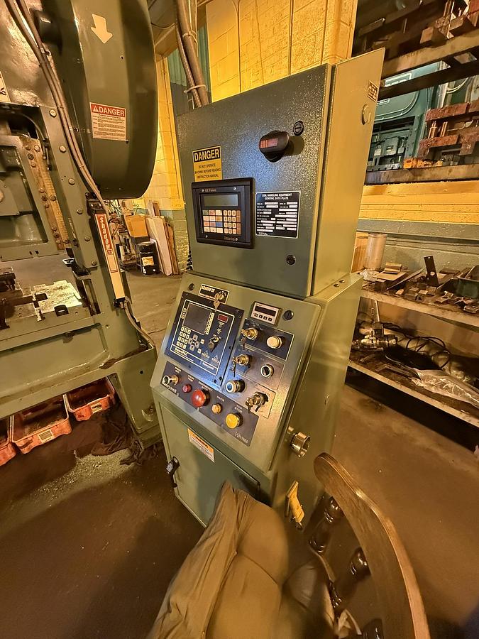 Used 60 TON MINSTER MODEL P2-60-36-25 STRAIGHT SIDE PRESS