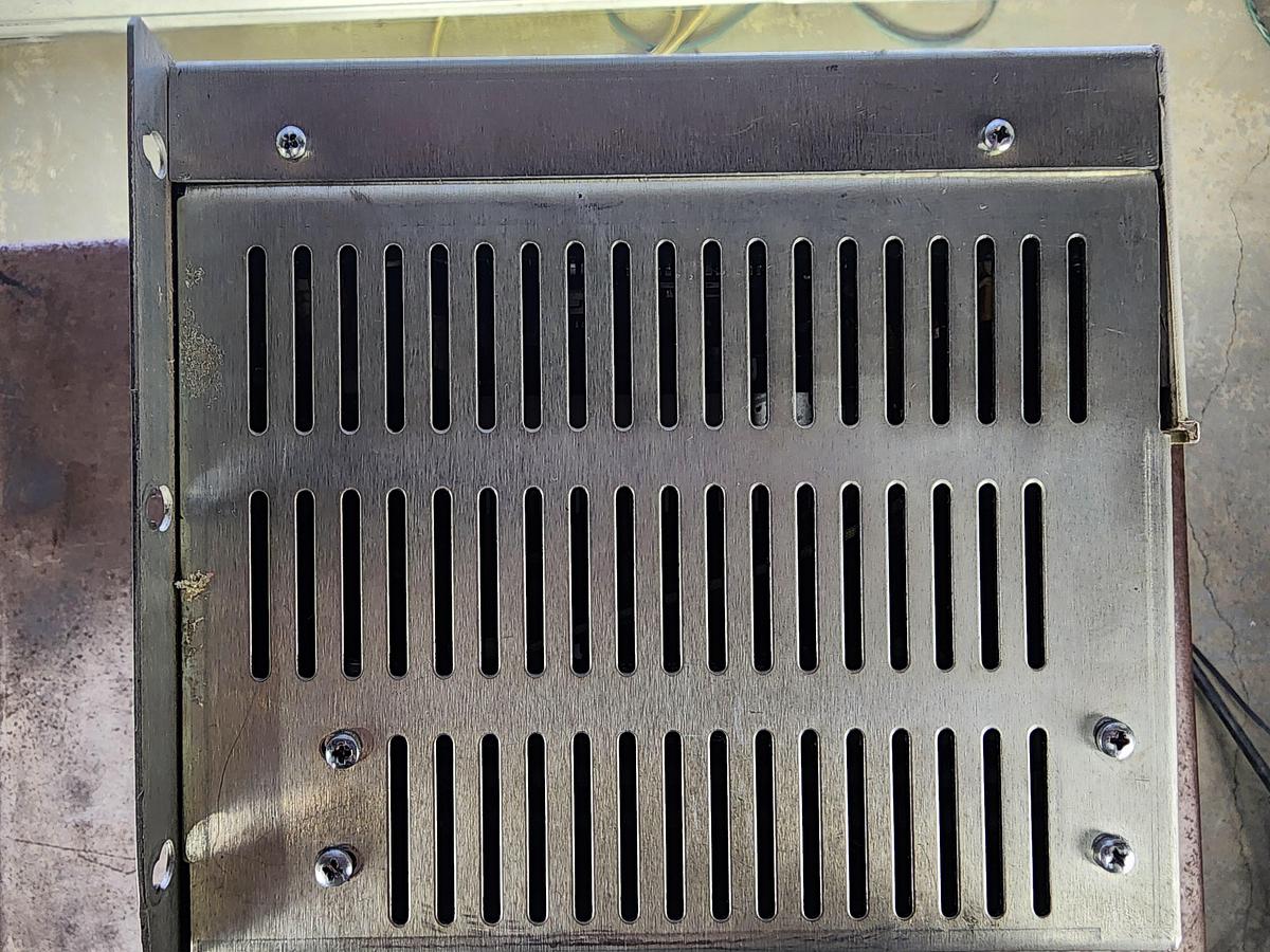 Used Allen-Bradley 2098-IPD-HV220 230/460 VAC 3 PH 60-60 Hz Ultra 5000