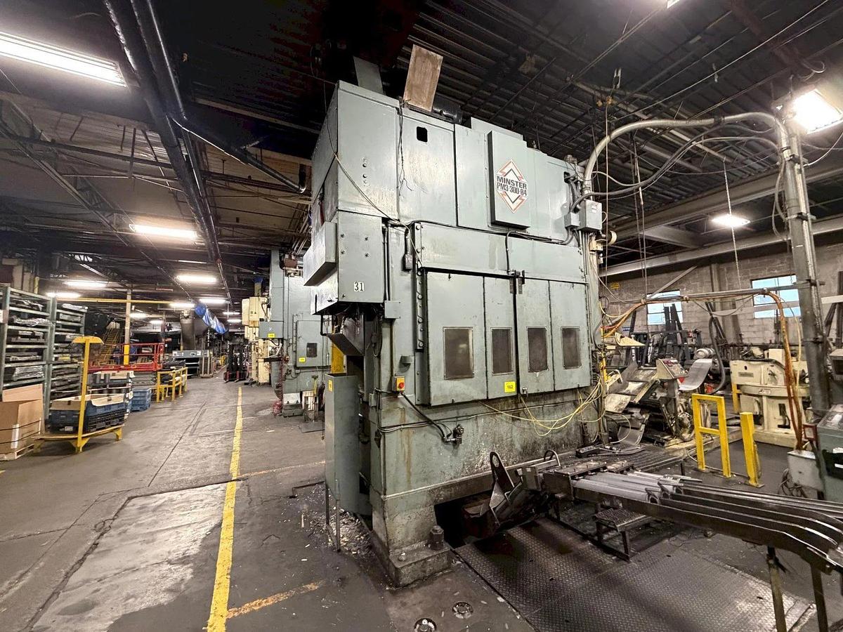 Used 300 TON MINSTER MODEL PM3-300-84 STRAIGHT SIDE PRESS