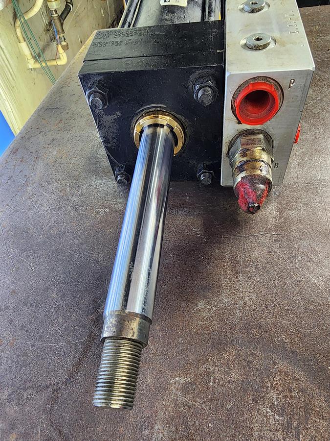 Refurbished Parker 1H000034370 Model: 3.25H3LLUS13A5.000 1300 PSI Rebuilt Cylinder