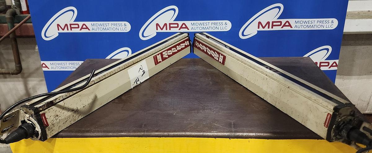 Used Wintriss Shadow VI 9674004 23.75" Rx and Tx Light Curtain Set