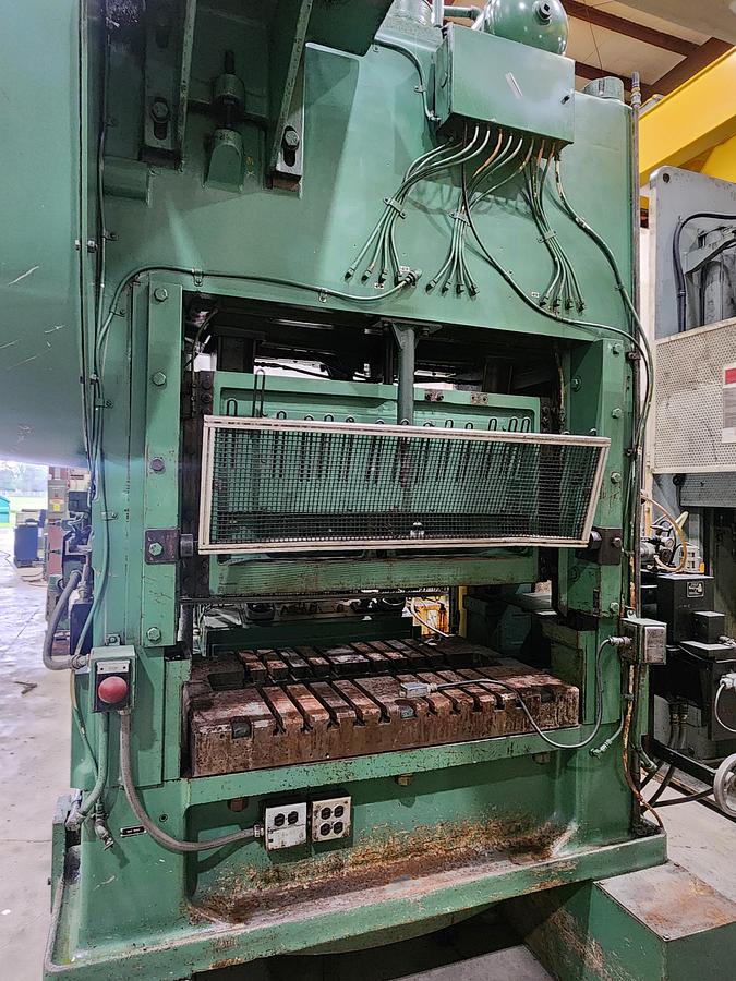 Used 100 TON MINSTER MODEL P2-100 STRAIGHT SIDE PRESS