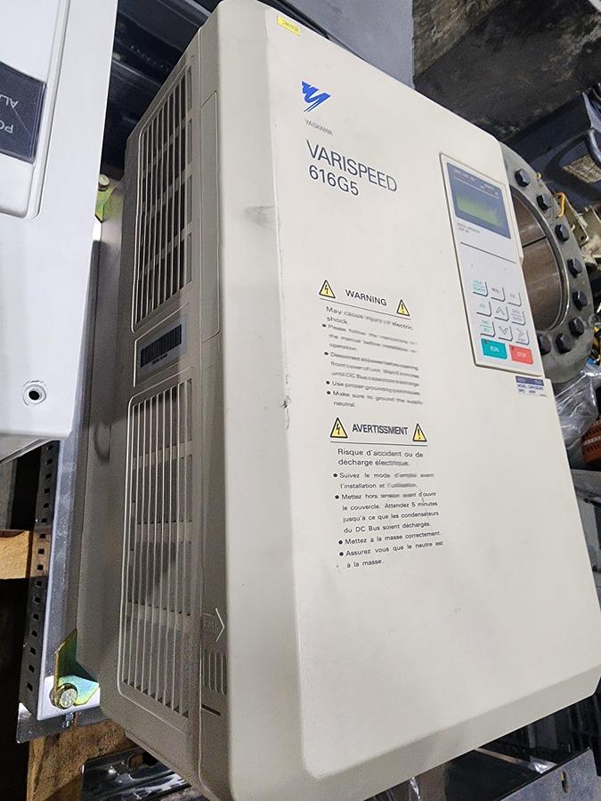 Used Yaskawa CIMR-G5C4011 3 PH 380/460 V 21 KVA 616G5 Varispeed