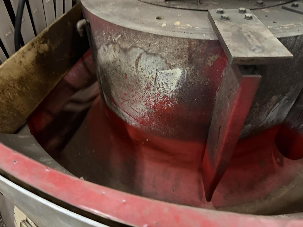 Used ROTO FINISH MODEL HRC-17 VIBRATORY FINISHING MACHINE