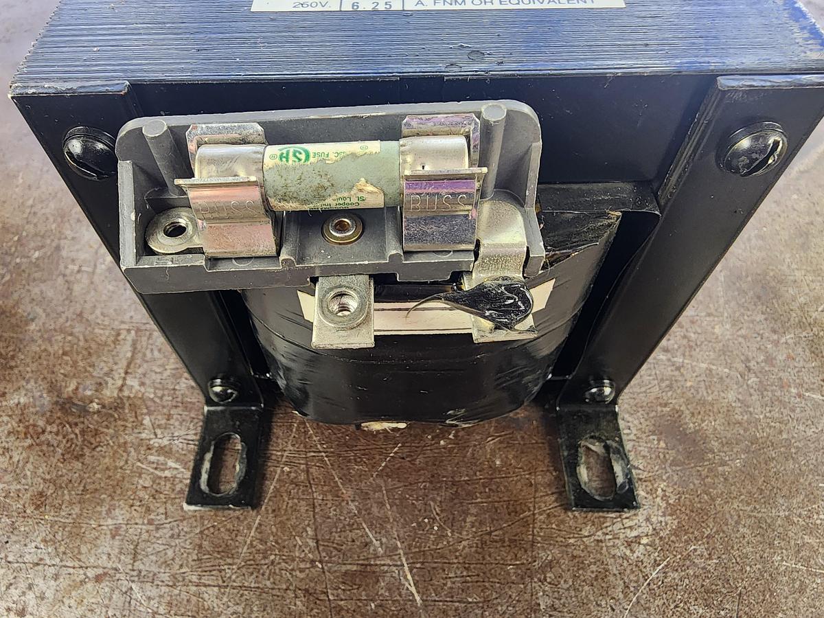 Used Allen-Bradley X-211293 .500 KVA 220/440 240/480 Transformer