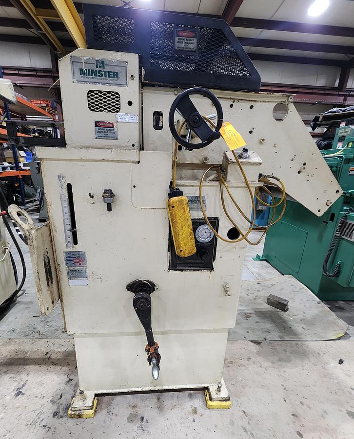 Used 20" WIDE MINSTER FEED LINE