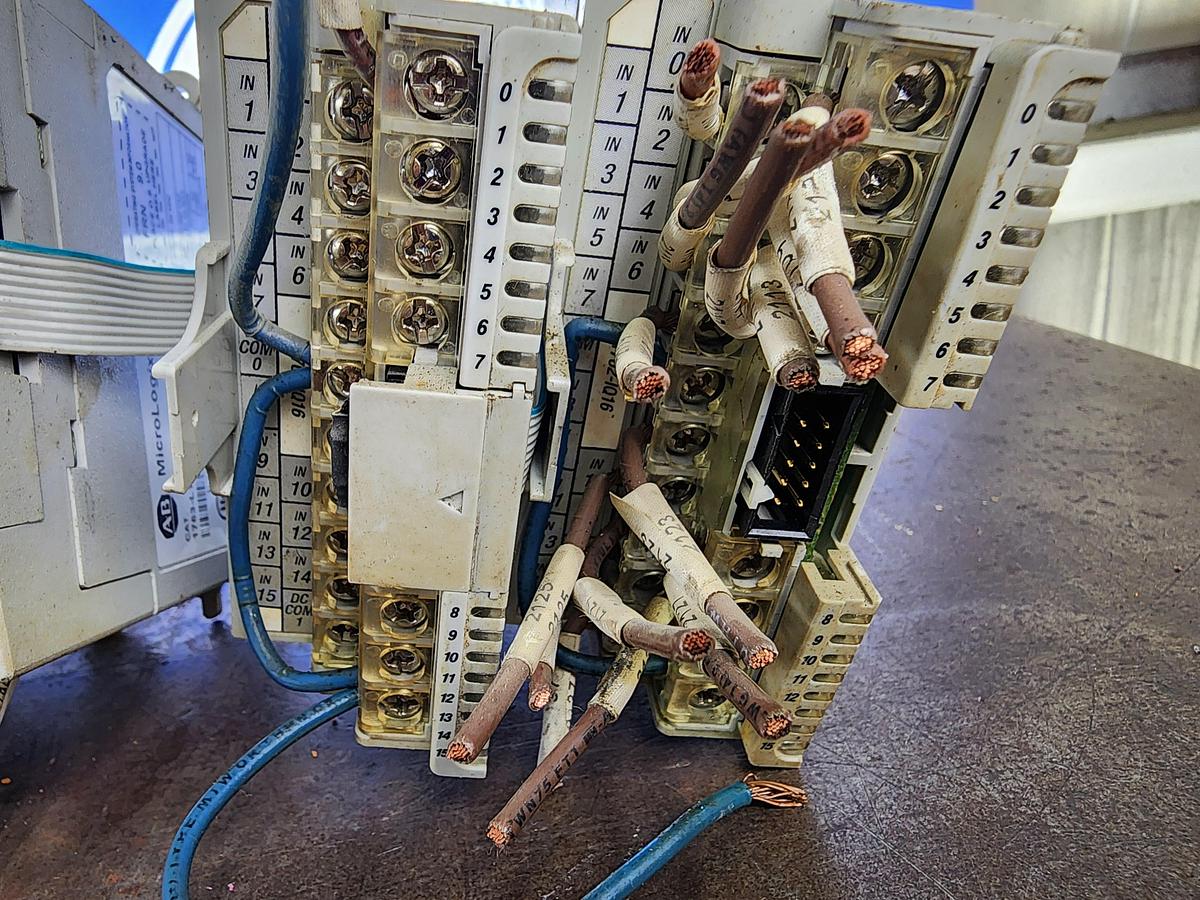 Used Allen-Bradley 1763-L16BWA MicroLogix 1100 / 1762-IQ16