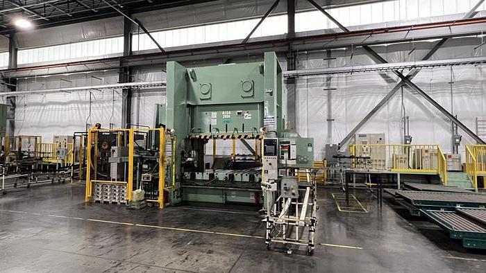 Used 330 TON AIDA MODEL DSF-N2-3000 SERVO STRAIGHT SIDE SINGLE CRANK PRESS