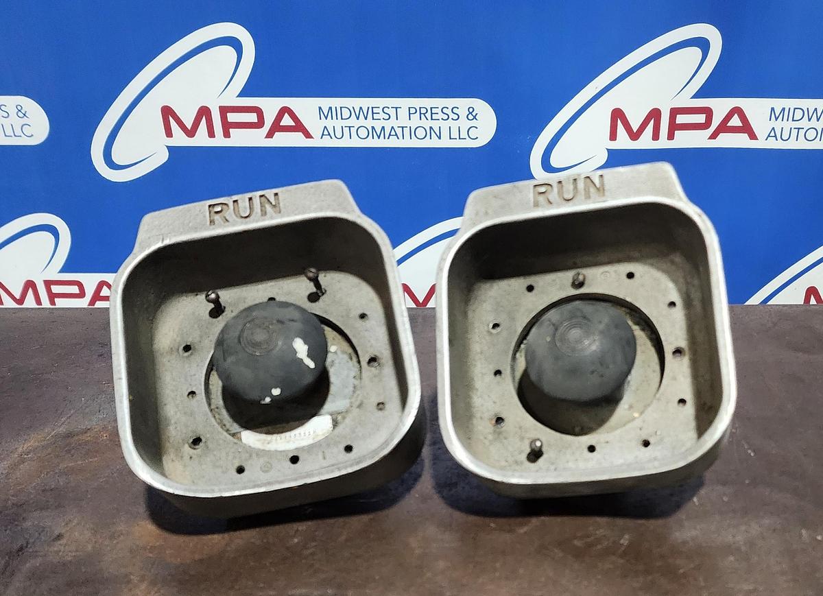 Used General Electric 2940NP311H Palm Push Button Set