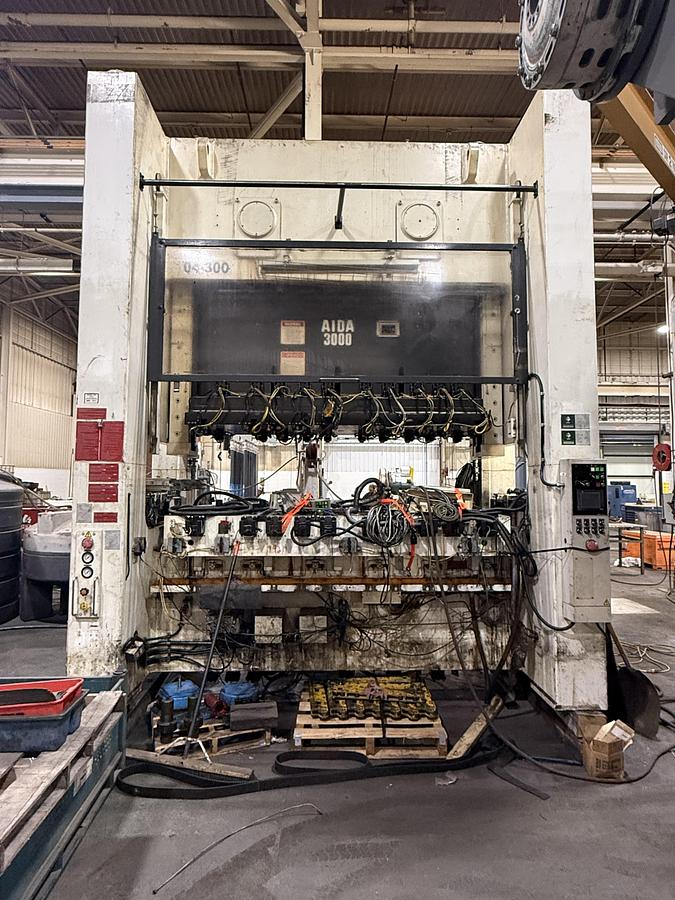 Used 330 TON AIDA MODEL NS2-3000(2) STRAIGHT SIDE PRESS