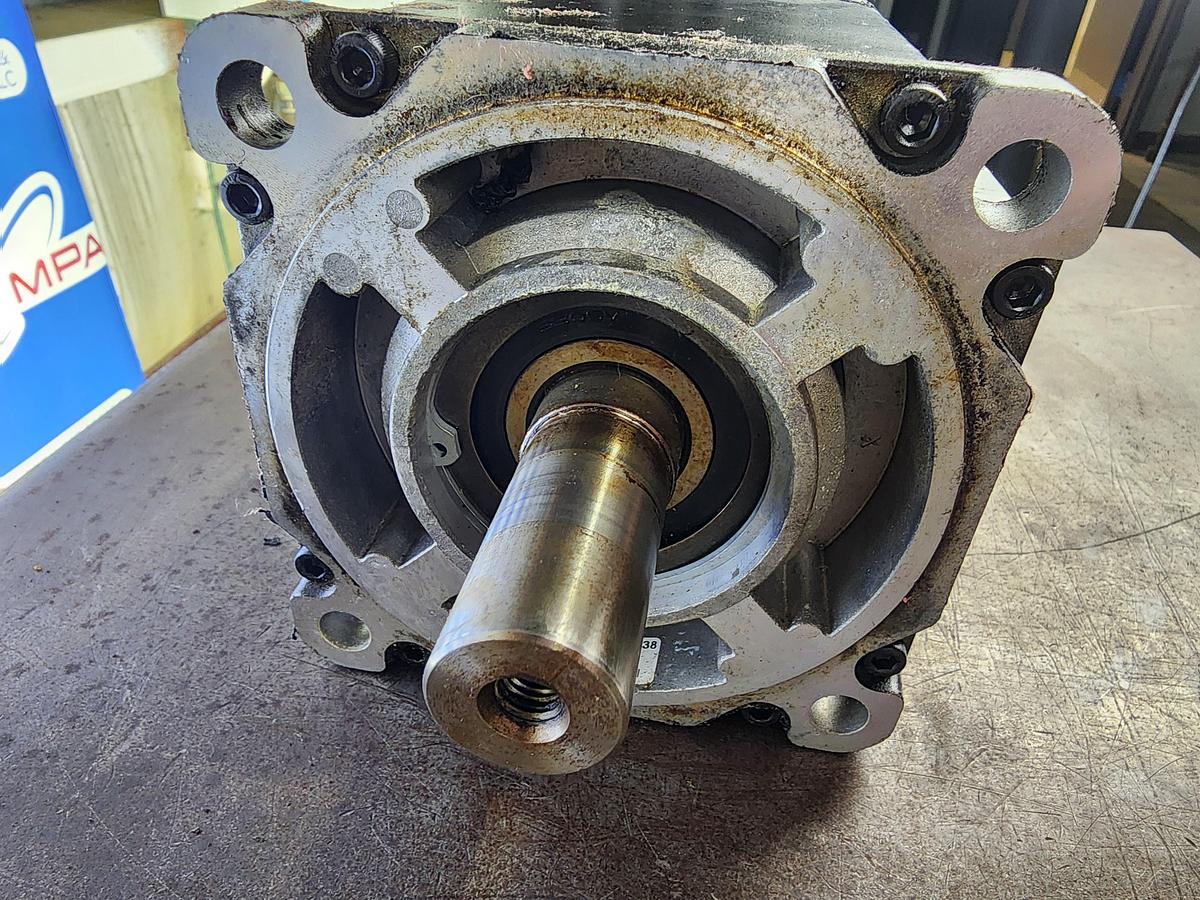 Used Allen-Bradley MPL-B540K-SK22AA Servo Motor