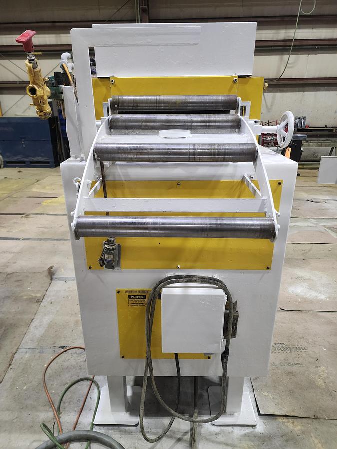 Used 18" DALLAS SERVO CABINET STYLE FEEDER