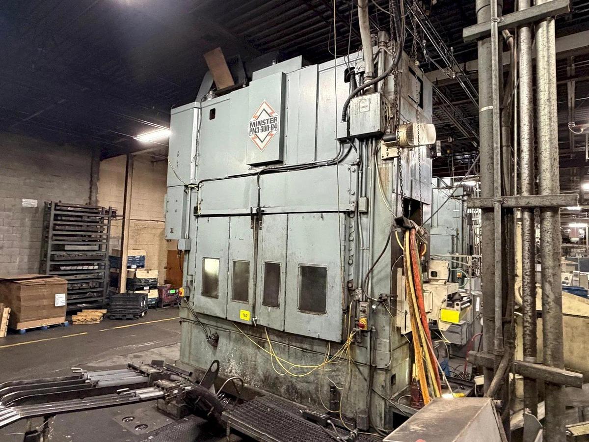 Used 300 TON MINSTER MODEL PM3-300-84 STRAIGHT SIDE PRESS