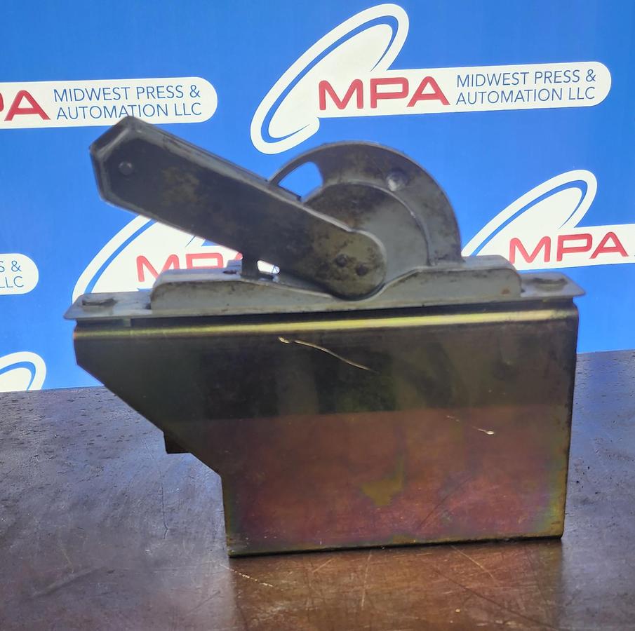 Used Allen-Bradley 1494D-N4 Circuit Breaker Operator Mechanism / Panel Disconnect - HMCP150U4C