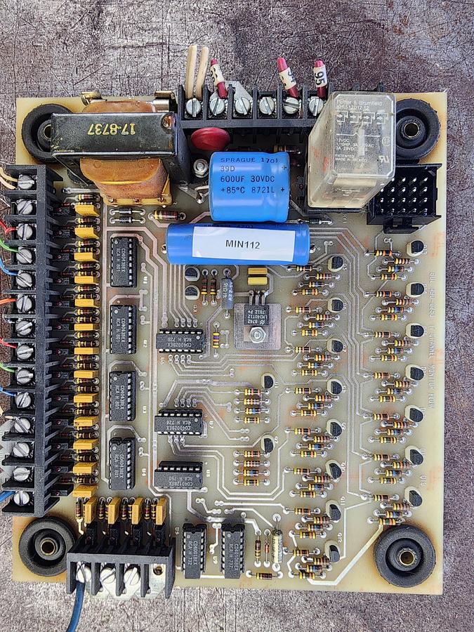 Used Minster 490-0253 17 Channel monitor flow board