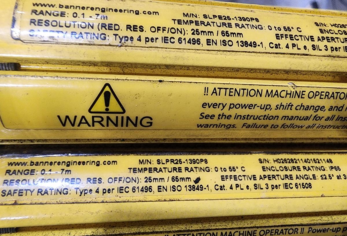 Used Banner SLPE25-1390P8 + SLPR25-1390P8 EZ Screen Light Curtain Set