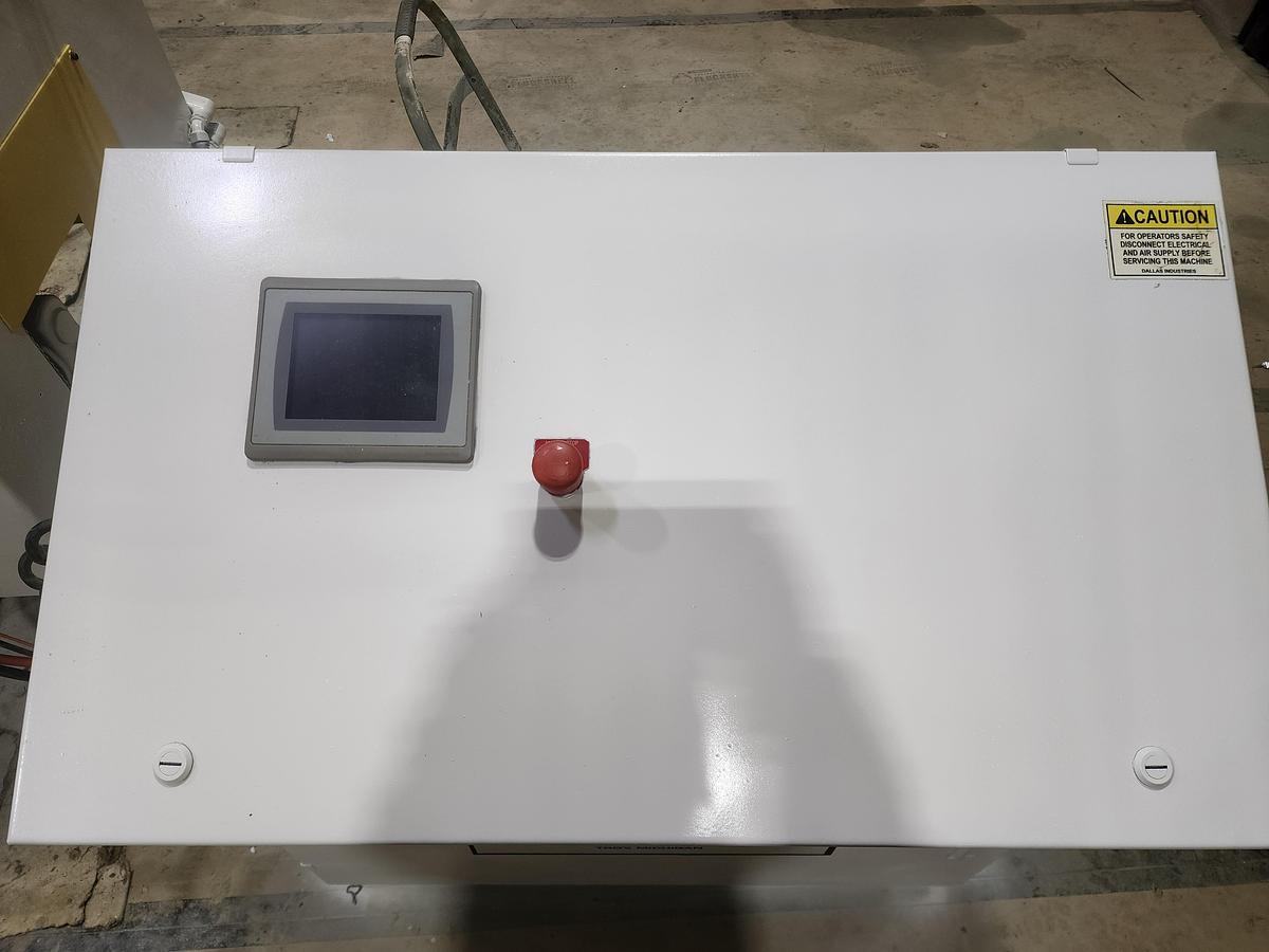 Used 18" DALLAS SERVO CABINET STYLE FEEDER