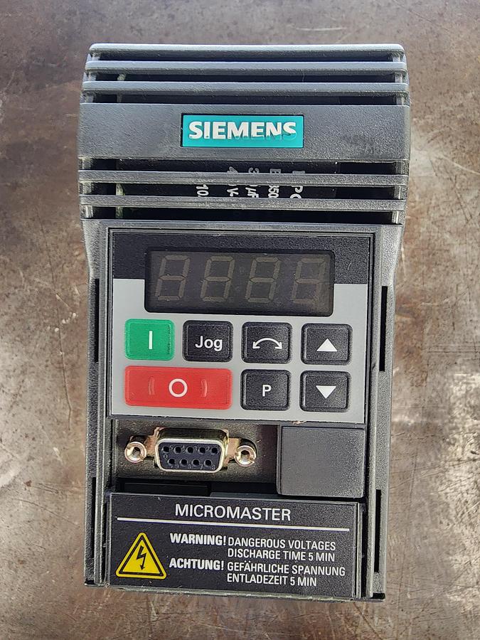 Used Siemens 6SE9212-8BA40 208/240V 550W 6.2A Micromaster