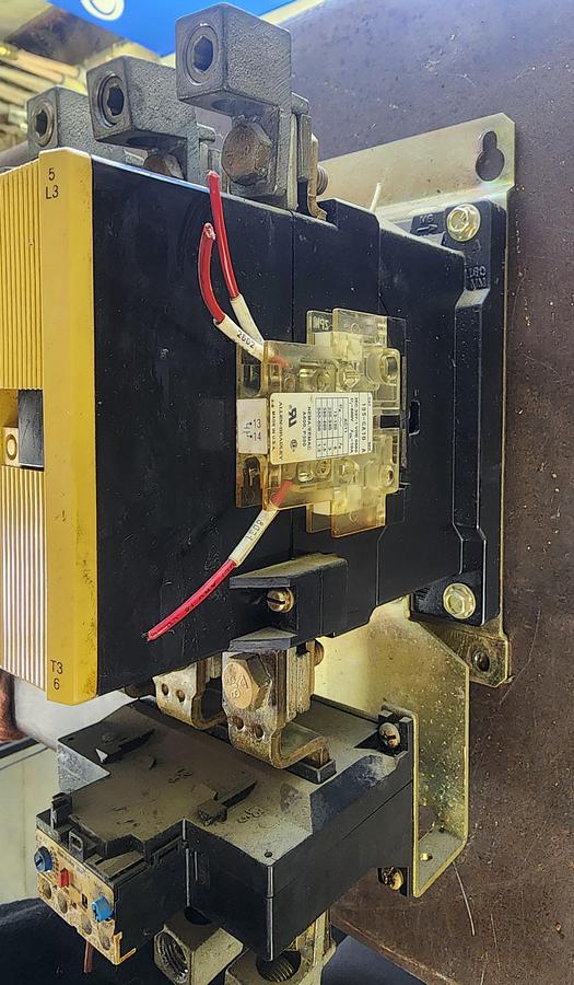 Used Allen-Bradley 104-B180ND3 Reversing Contactor
