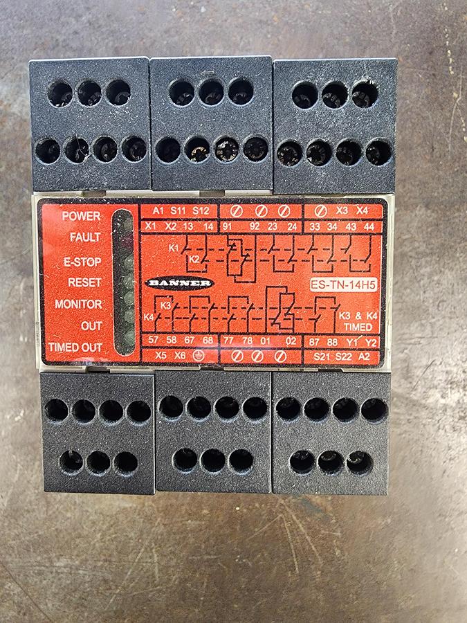 Used Banner ES-TN-14H5 Safety Module Relay