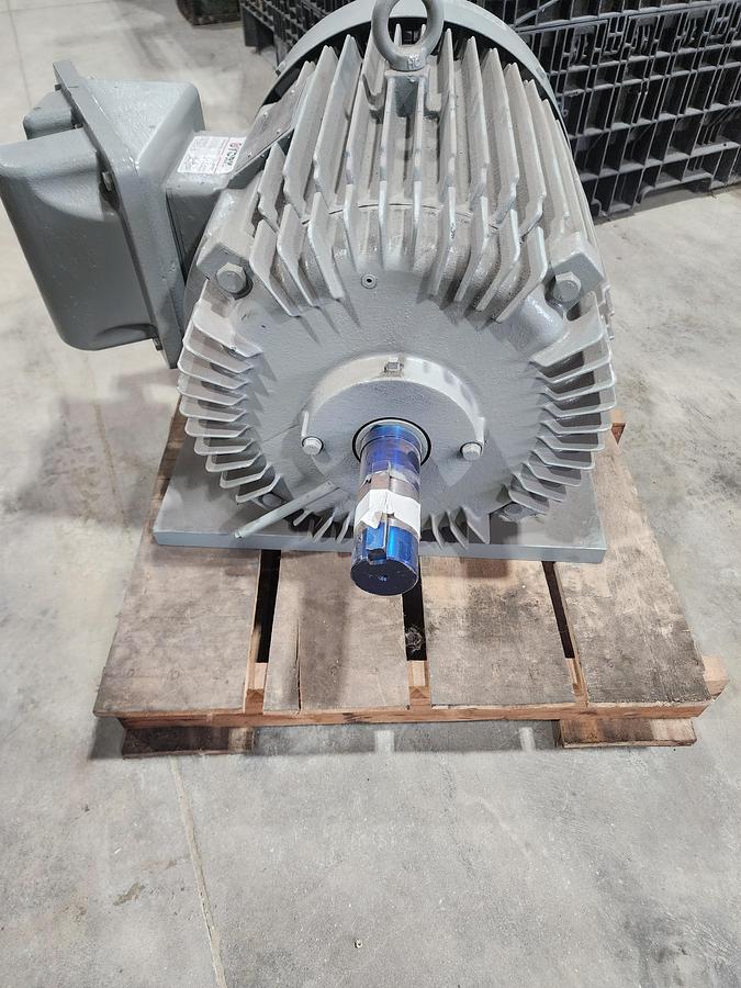 Used Toshiba 0304SDSR41A-P 230/460 V 1770 RPM Frame: 286T 30 HP Motor