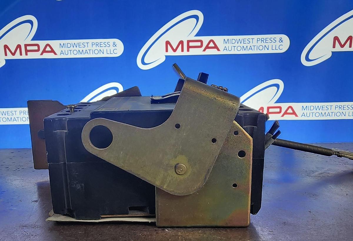 Used Square D FAL36030 30 AMP Circuit Breaker / 9422 RN-1 Operating Mech.
