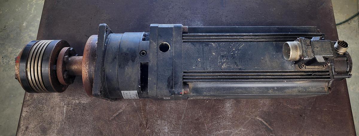 Used Indramat MDD093C-N-030-N2L-110PA0 Servo Motor w Alpha SP140-MF1-7-021-000