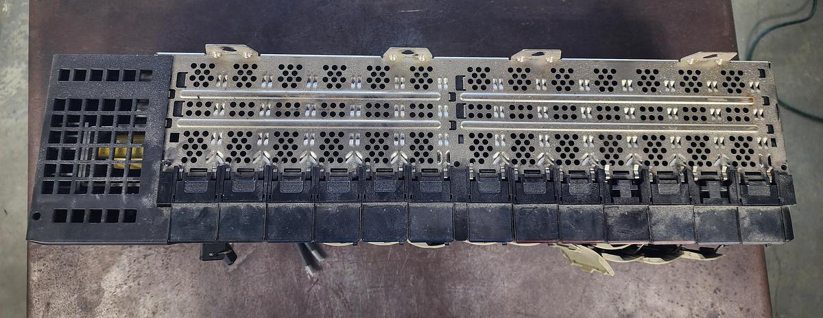 Used Allen-Bradley 1576-A13 Complete 13 slot Chassis  1756-PA75 Power supply Logix5562