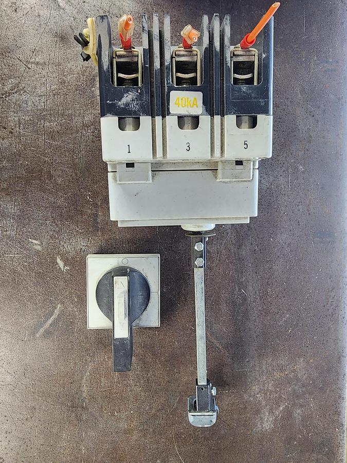 Used Siemens 3VF3211-1BU41-0AA0 Circuit Breaker