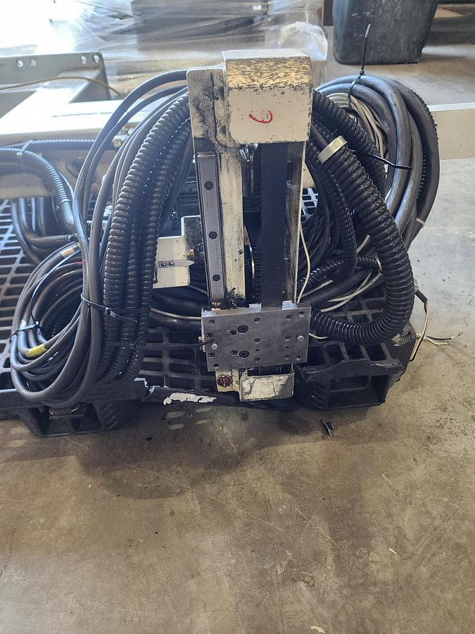 Used Aida Robot Transfer S/N: 14040-5534 