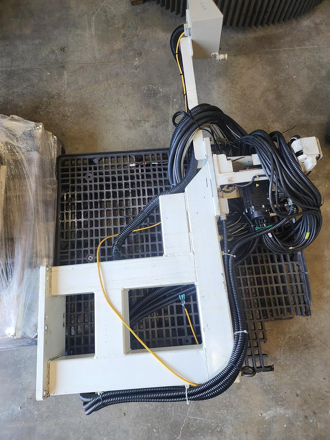 Used Aida Robot Transfer S/N: 14040-5534 