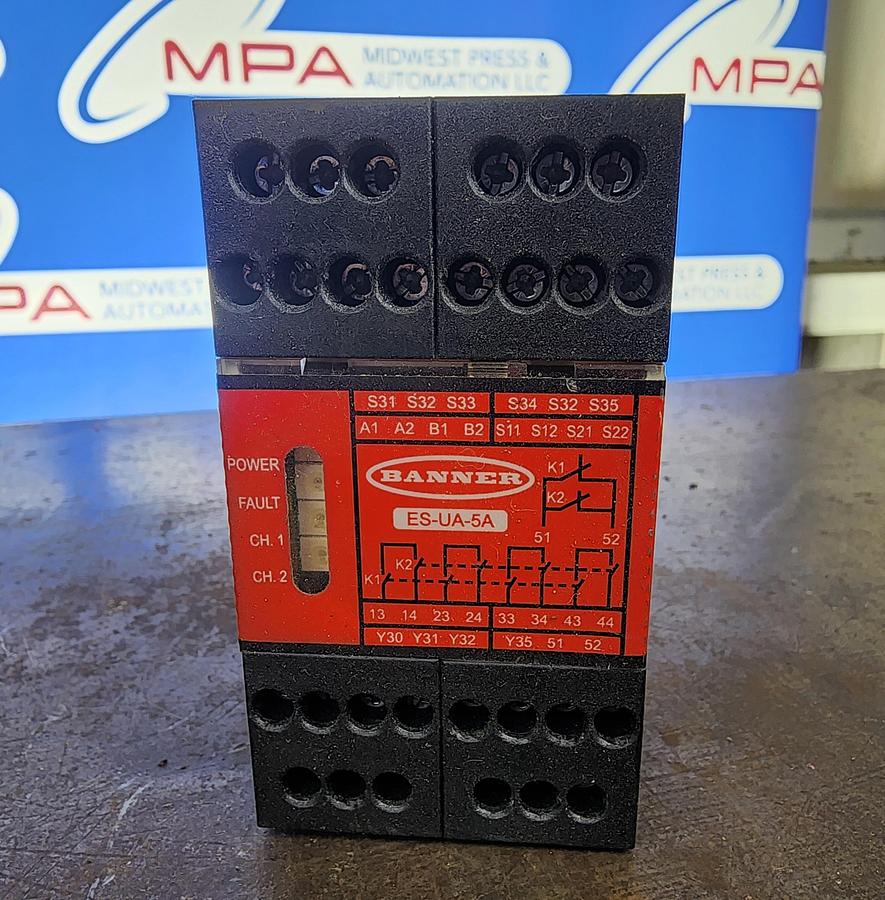 Used Banner ES-UA-5A Safety Relay