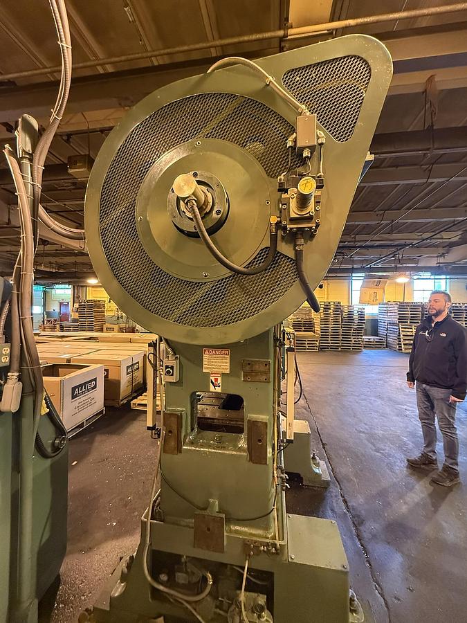 Used 60 TON MINSTER MODEL P2-60-36-25 STRAIGHT SIDE PRESS